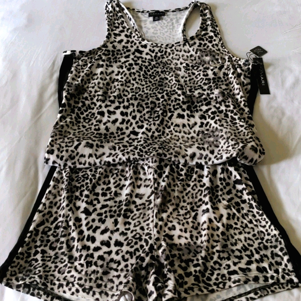 Tahari 2-Piece Pajamas Lingerie Set Leopard Print
